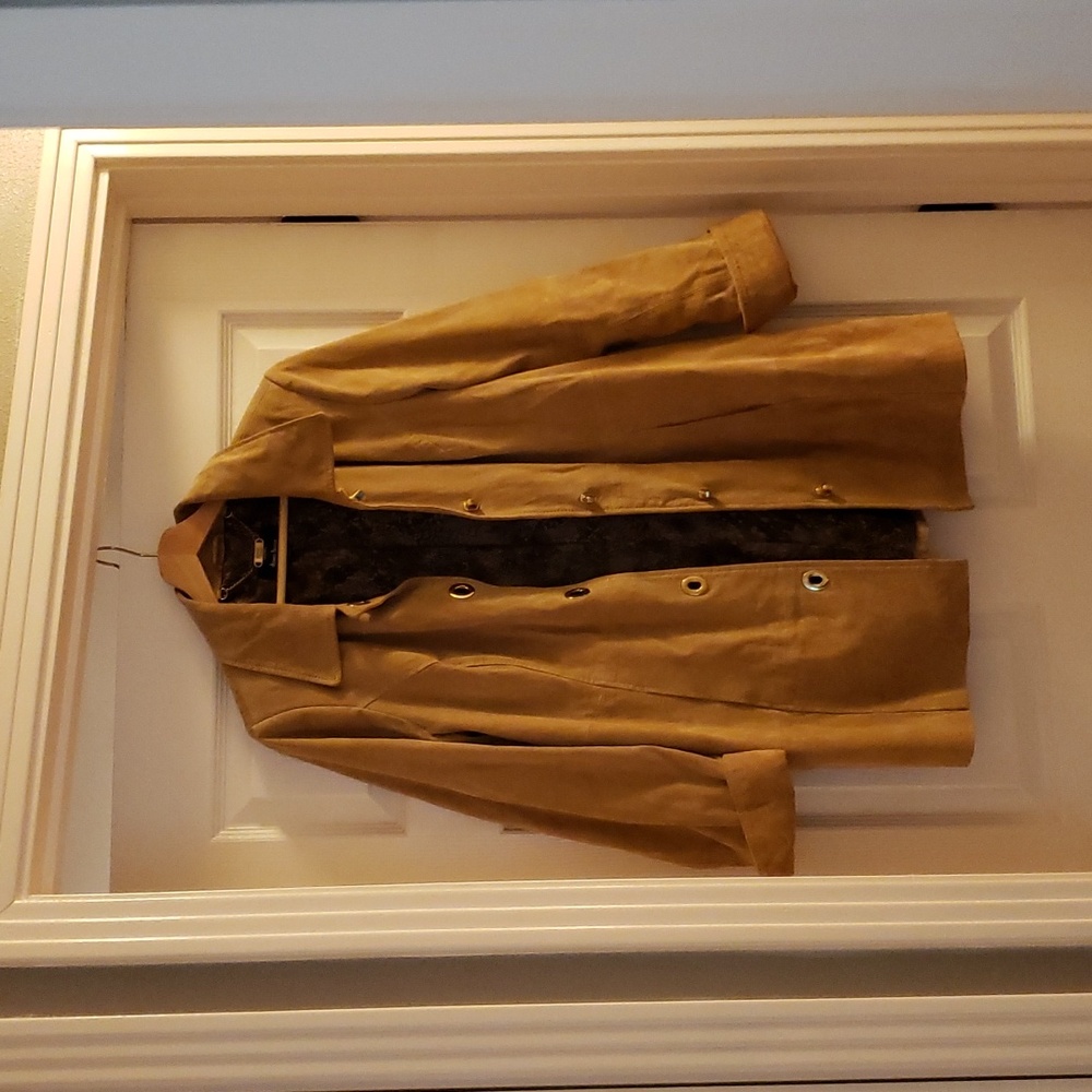 Suede turnlock key button jacket